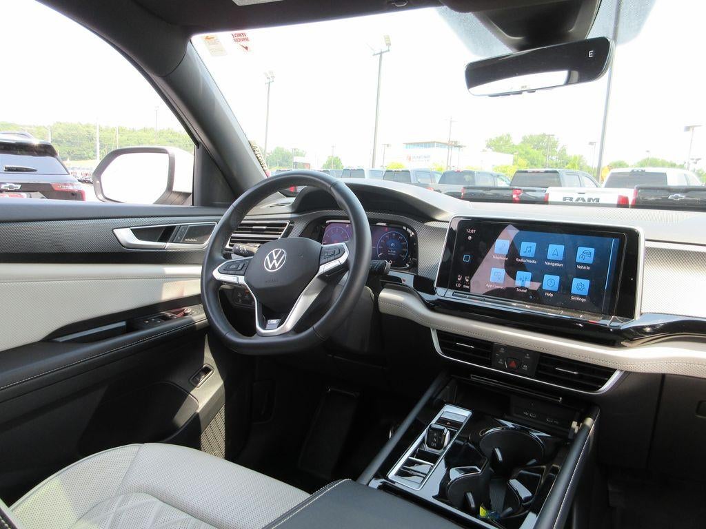 2024 Volkswagen Atlas Cross Sport 2.0T SEL Premium R-Line