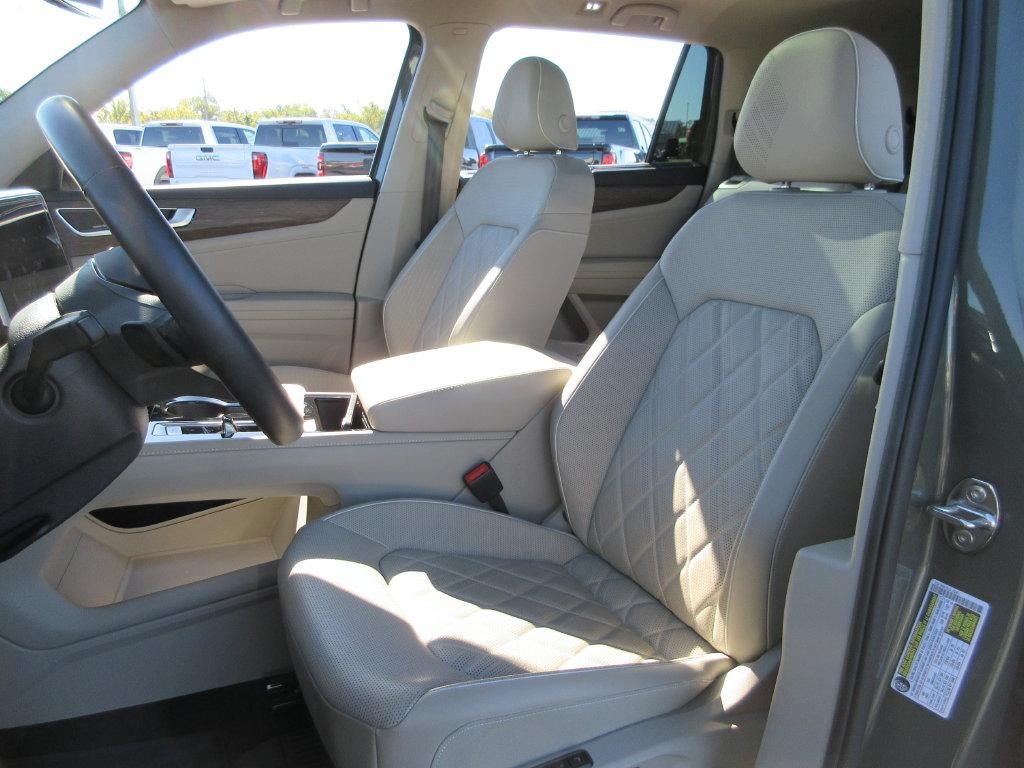 2025 Volkswagen Atlas 2.0T SEL Premium R-Line