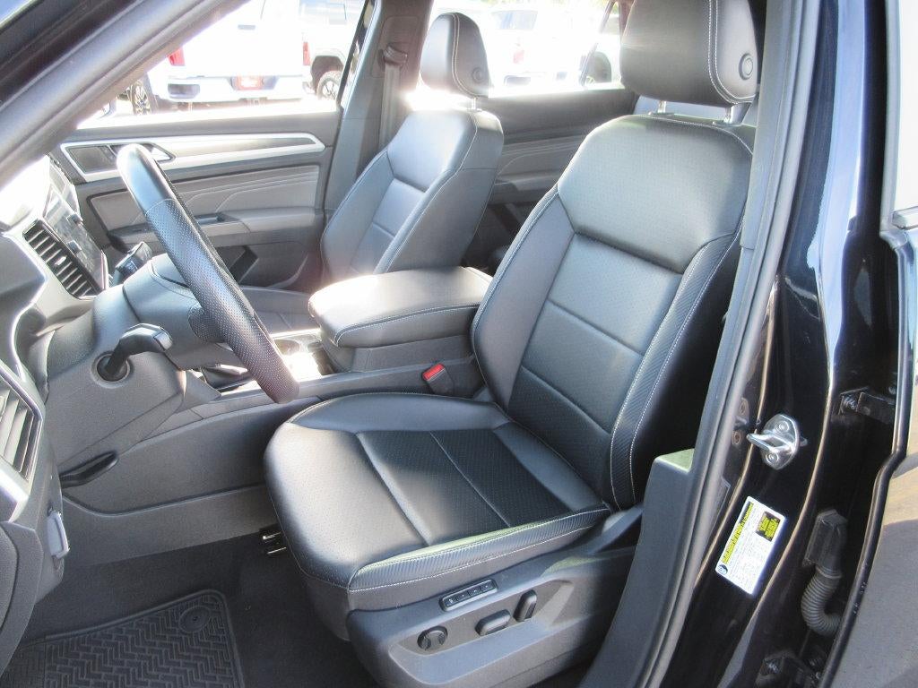 2023 Volkswagen Atlas Cross Sport 3.6L V6 SEL R-Line Black