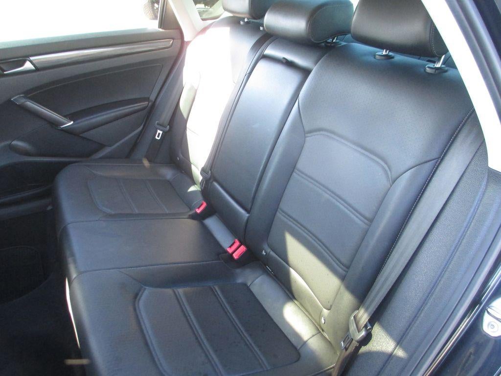 2020 Volkswagen Passat 2.0T R-Line