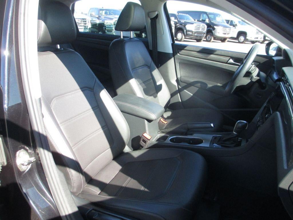 2020 Volkswagen Passat 2.0T R-Line