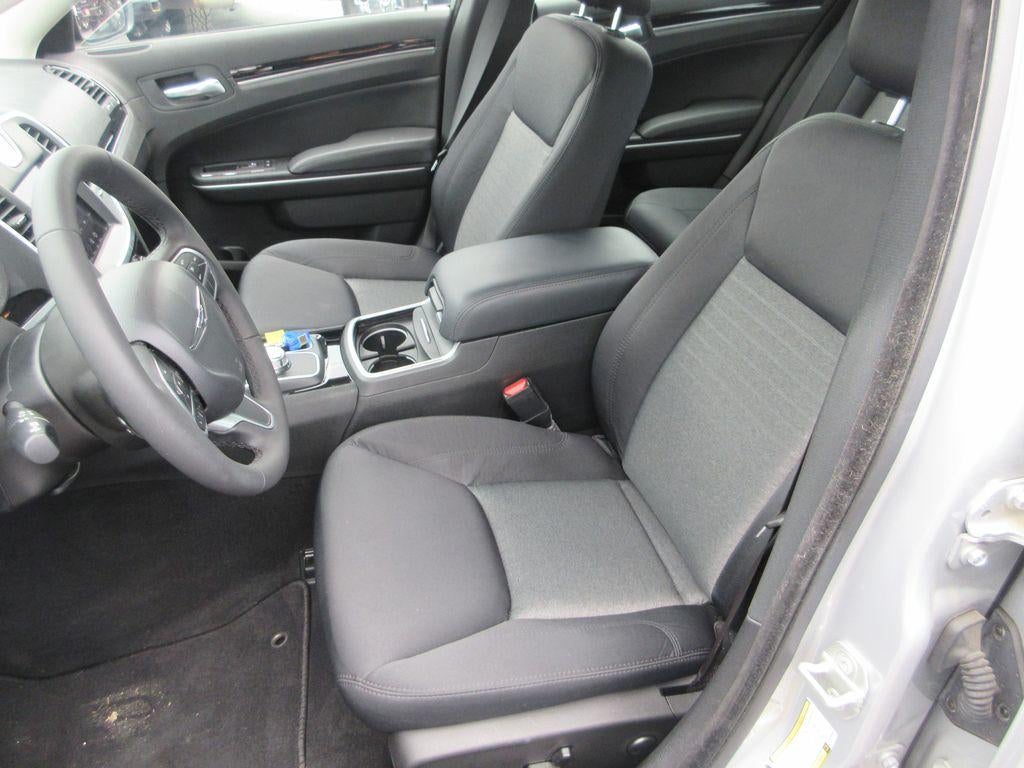 2023 Chrysler 300 Touring