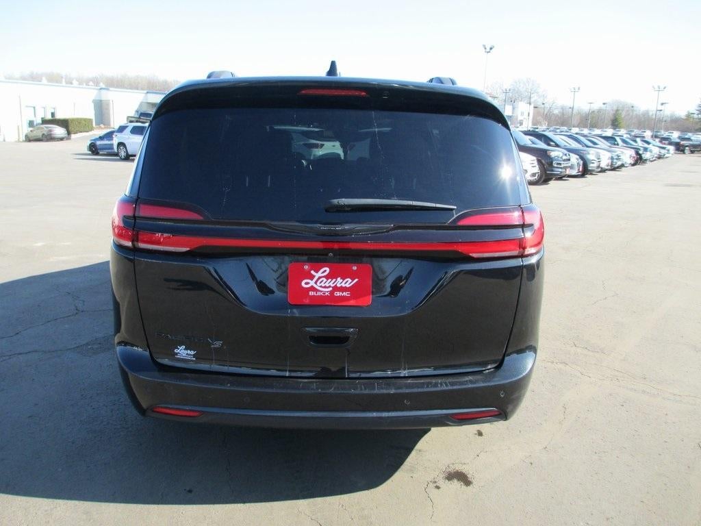 2021 Chrysler Pacifica Touring L