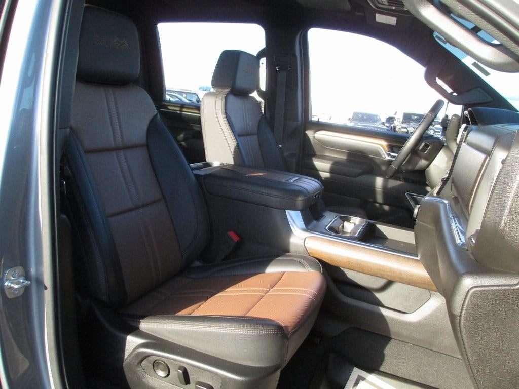 2025 Chevrolet Silverado 3500 HD High Country