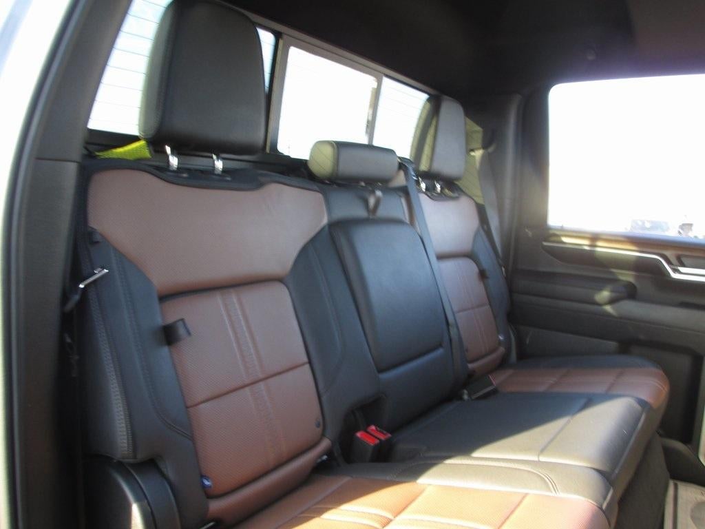 2025 Chevrolet Silverado 3500 HD High Country