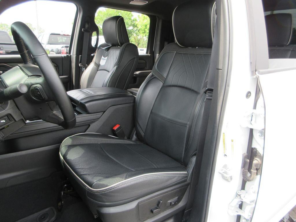 2026 RAM 3500 Limited Crew Cab 4x4 8' Box