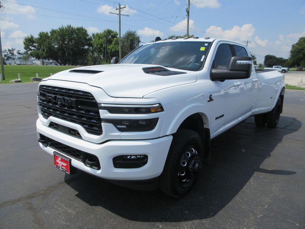 2025 RAM 3500 Limited Crew Cab 4x4 8' Box