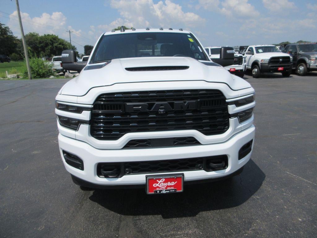 2025 RAM 3500 Limited Crew Cab 4x4 8' Box