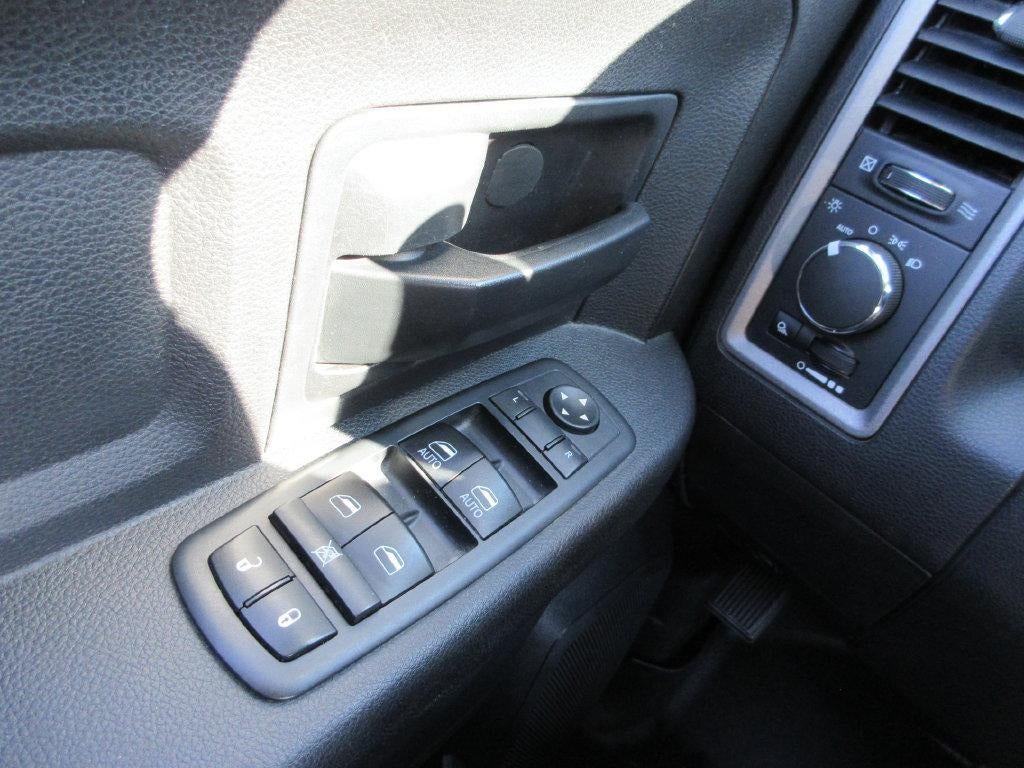 2017 RAM 2500 Tradesman Crew Cab 4x4 6'4" Box