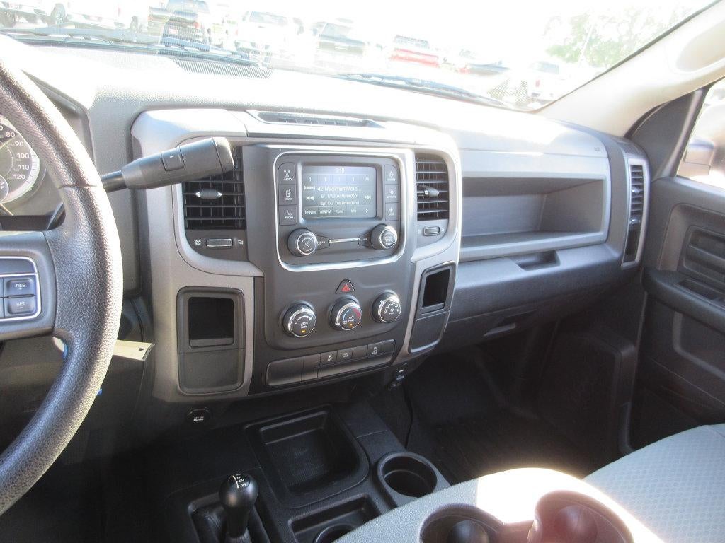 2017 RAM 2500 Tradesman Crew Cab 4x4 6'4" Box