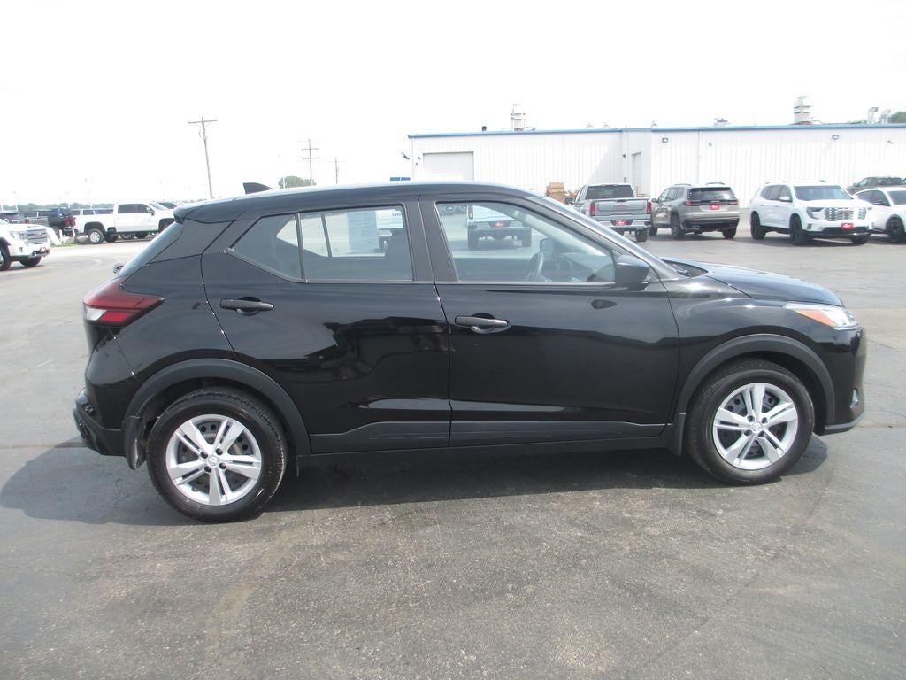 2023 Nissan Kicks S Xtronic CVT