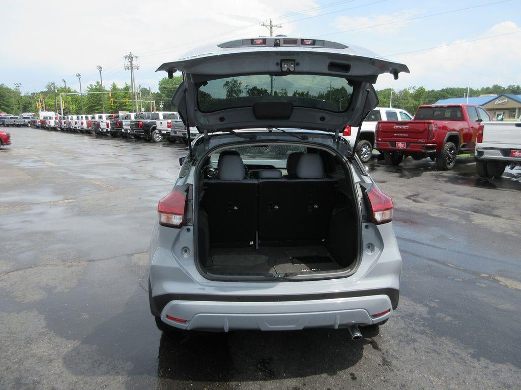 2023 Nissan Kicks SR Xtronic CVT