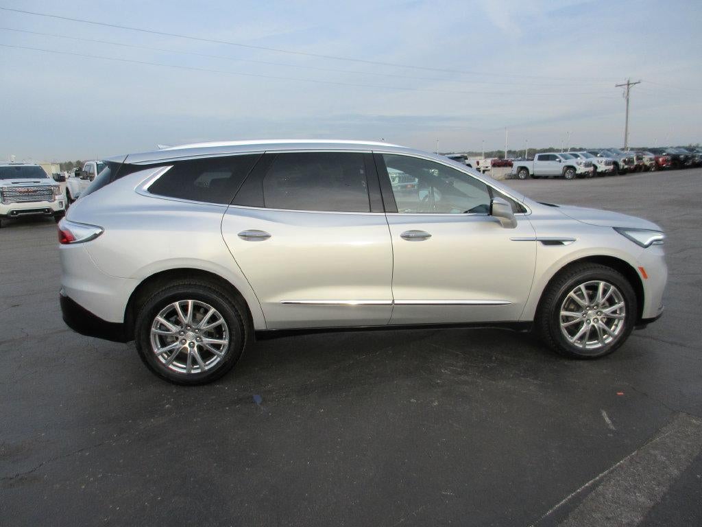 2022 Buick Enclave Essence