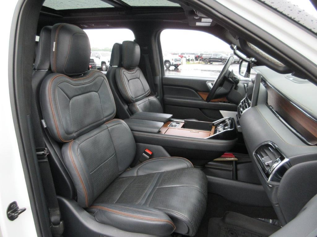 2022 Lincoln Navigator Black Label
