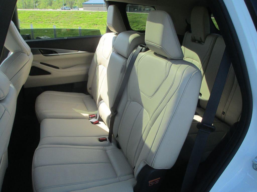 2023 INFINITI QX60 LUXE AWD