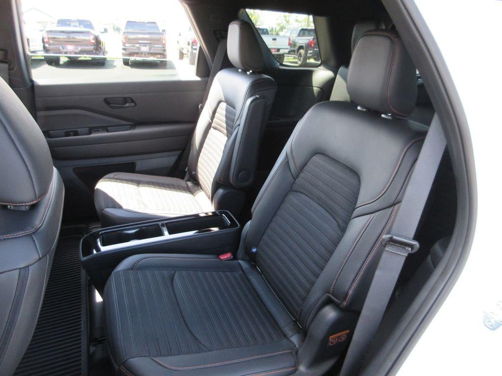 2024 Nissan Pathfinder Rock Creek 4WD