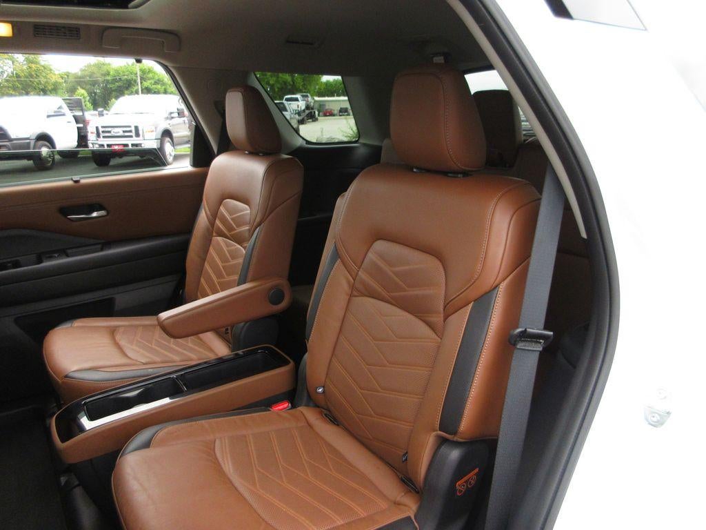 2023 Nissan Pathfinder Platinum 4WD