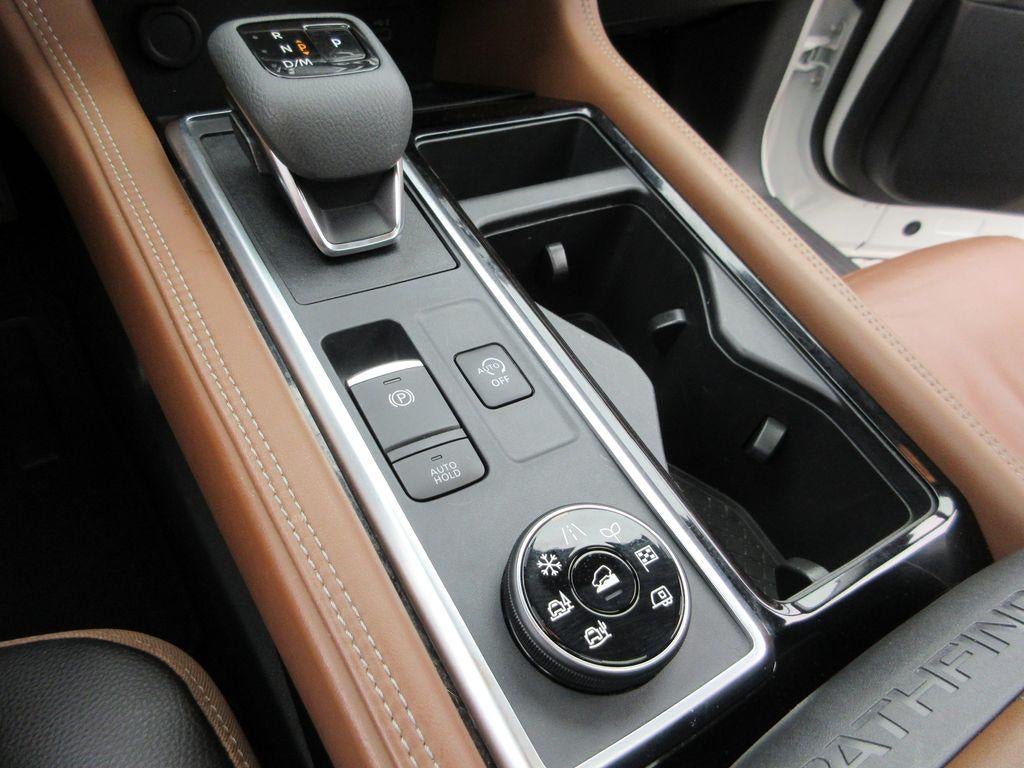 2023 Nissan Pathfinder Platinum 4WD
