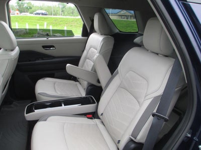 2022 Nissan Pathfinder Platinum 4WD