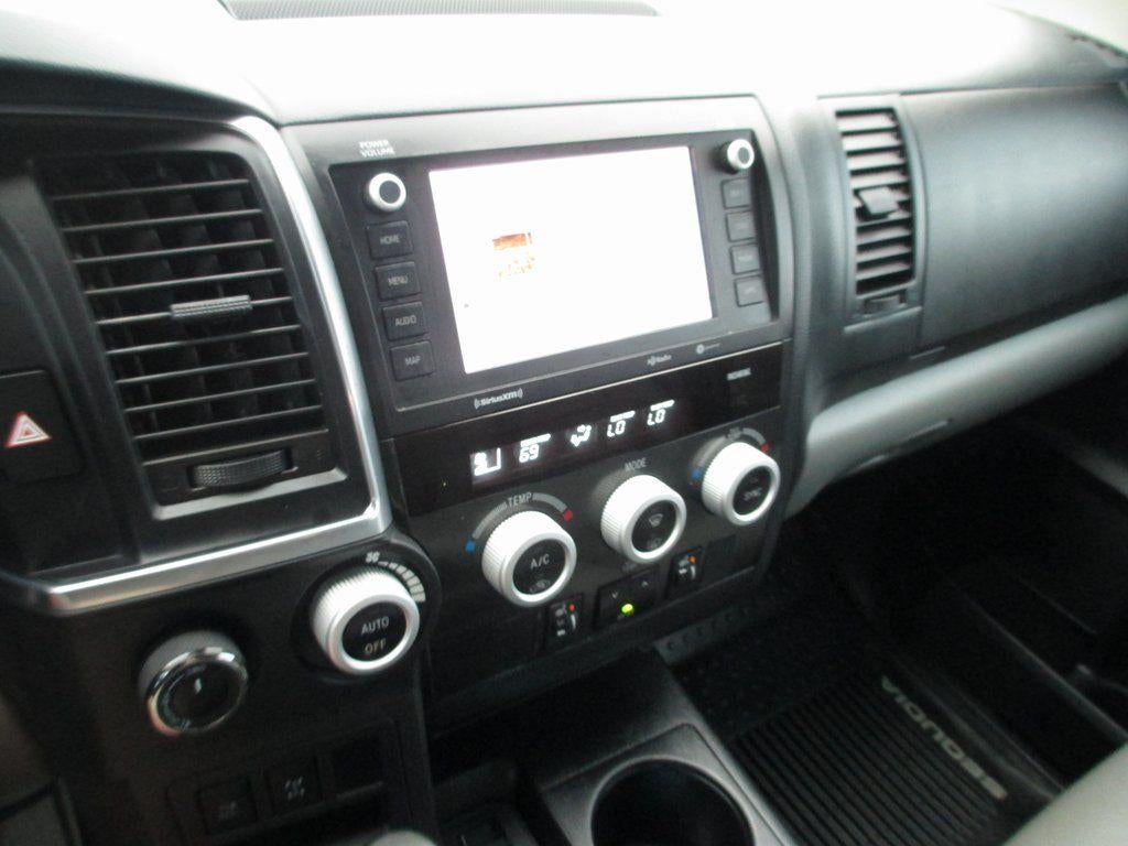 2022 Toyota Sequoia SR5