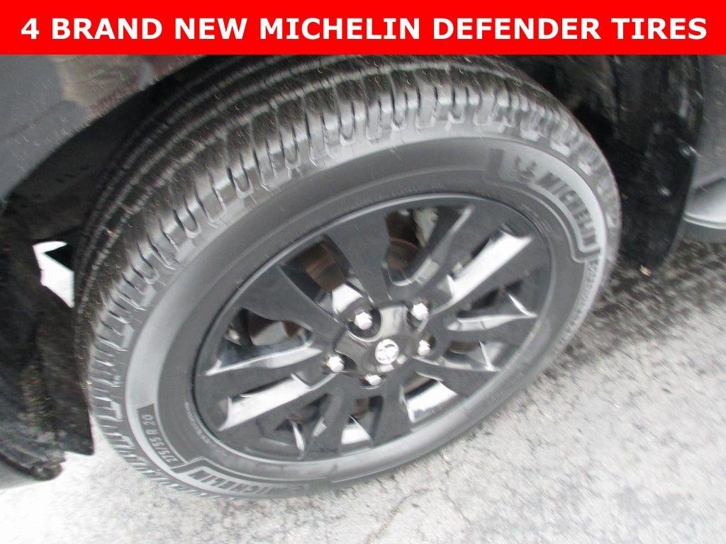 2022 Toyota Sequoia SR5