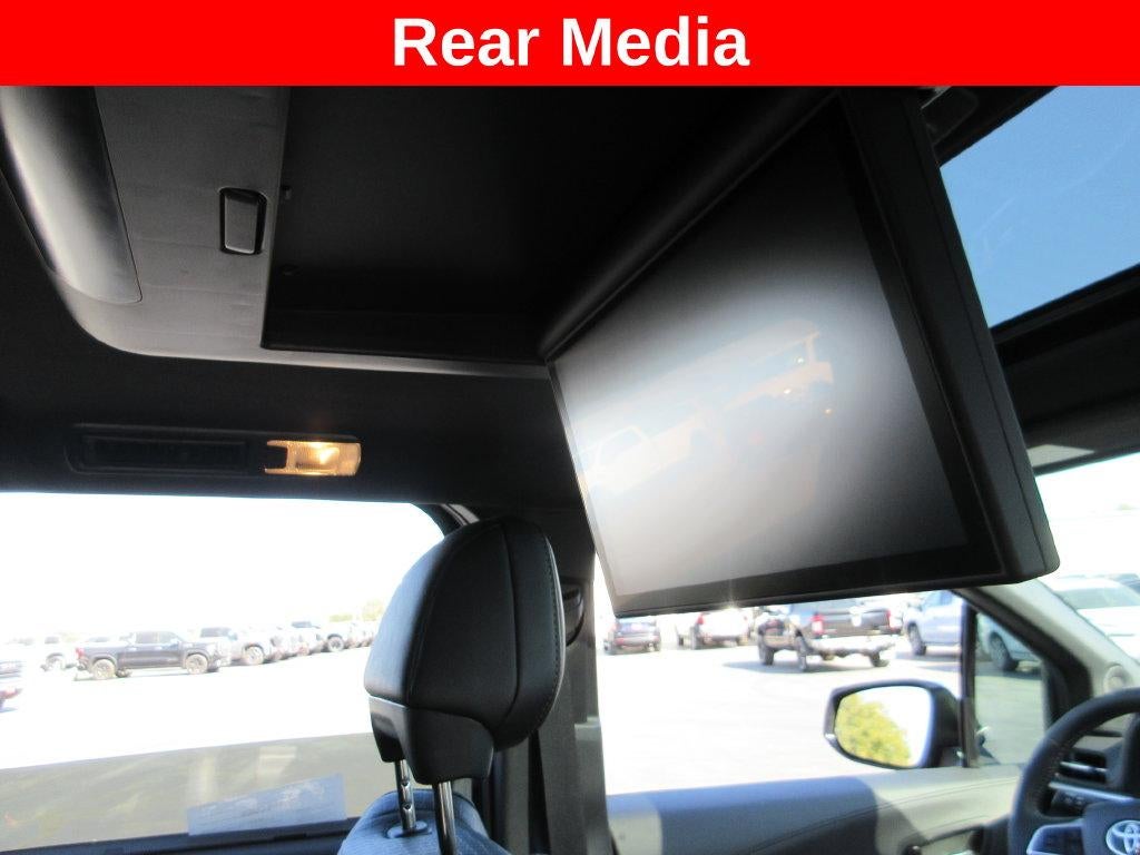 2025 Toyota Sienna Woodland Edition