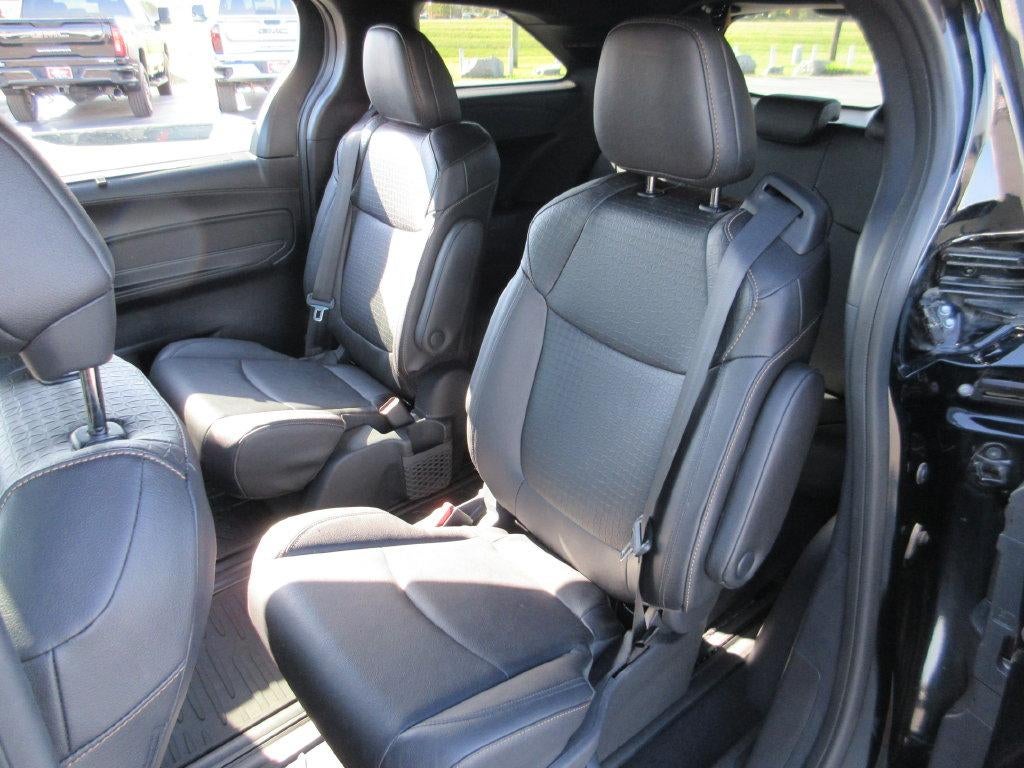 2025 Toyota Sienna Woodland Edition