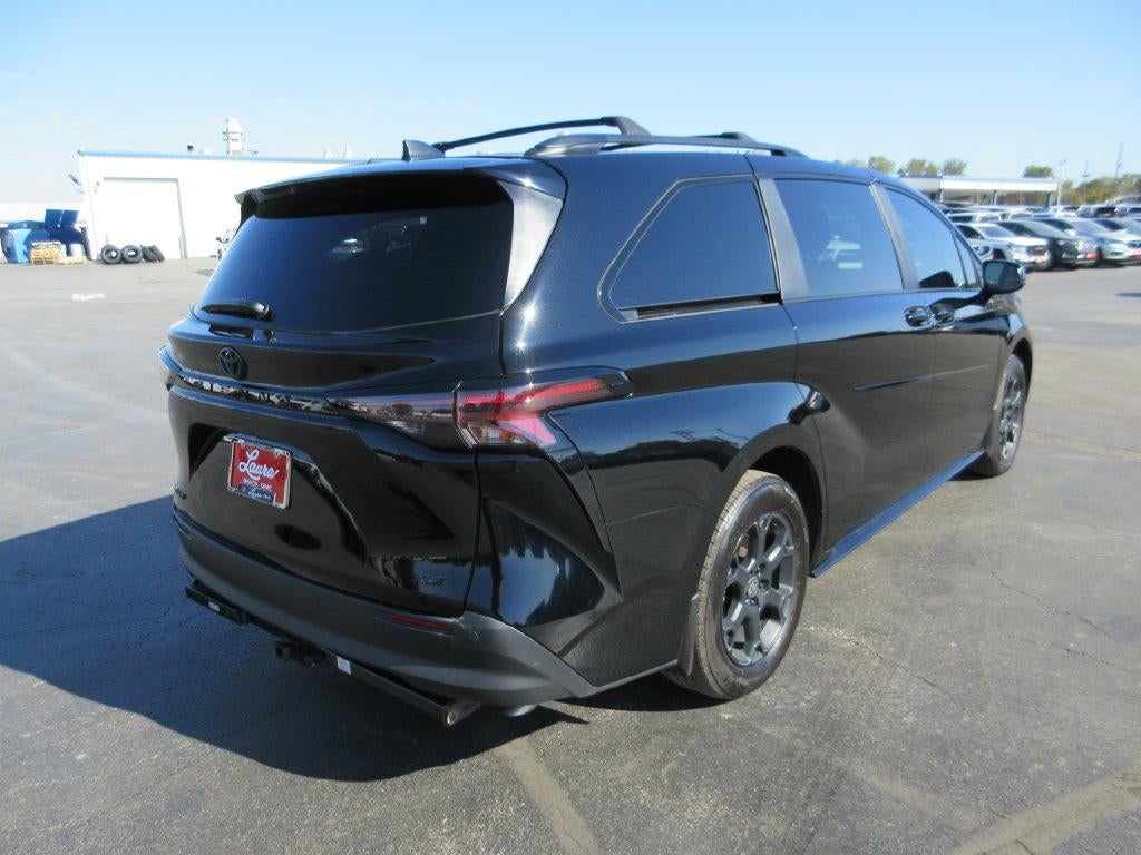 2025 Toyota Sienna Woodland Edition