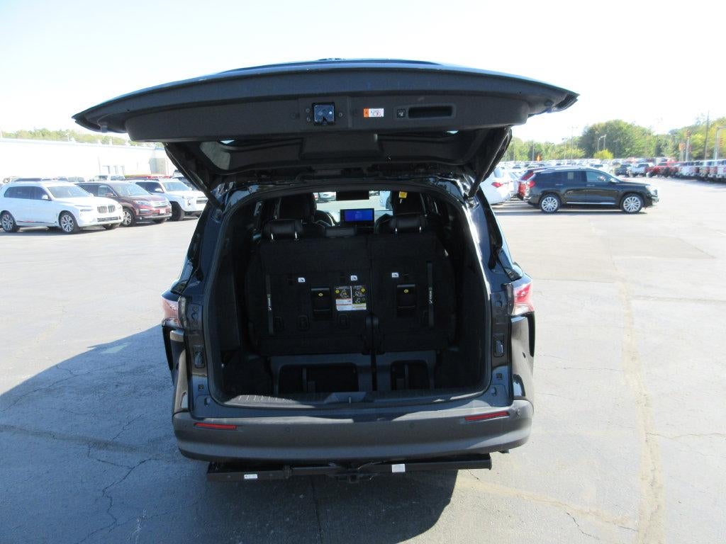 2025 Toyota Sienna Woodland Edition