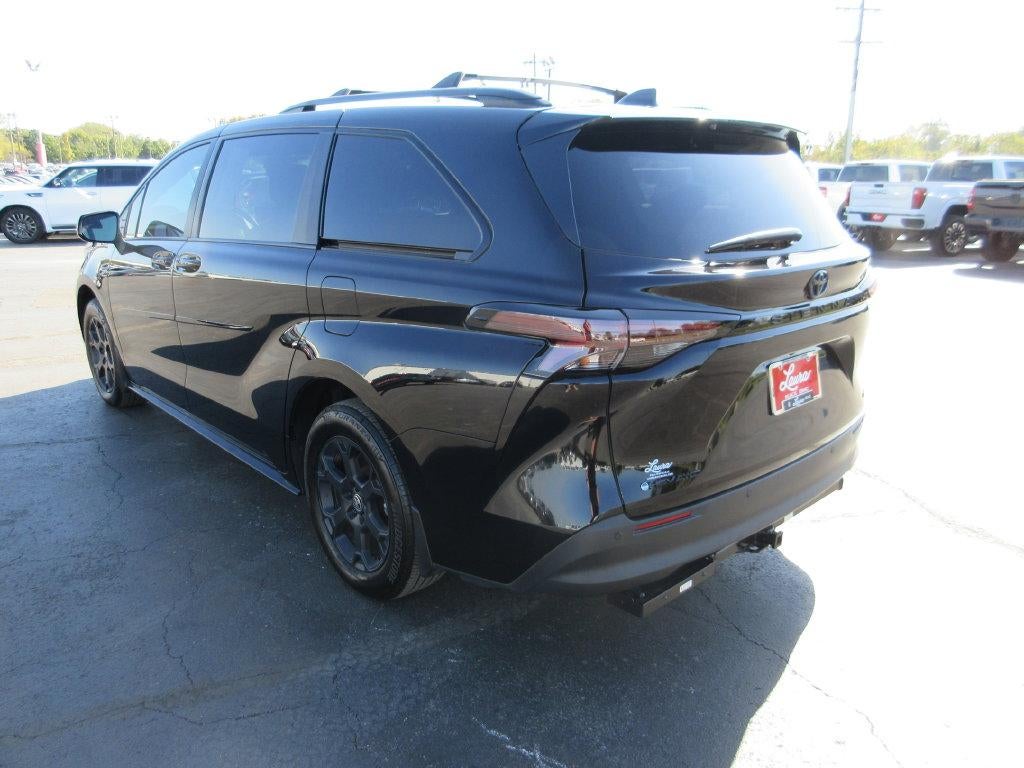 2025 Toyota Sienna Woodland Edition