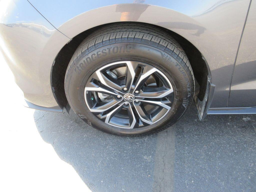 2025 Toyota Sienna Platinum
