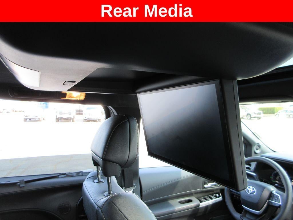 2025 Toyota Sienna Platinum