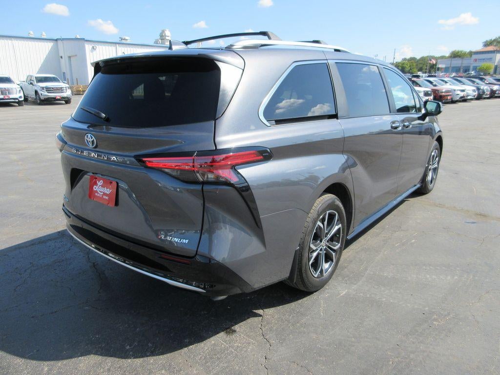 2025 Toyota Sienna Platinum
