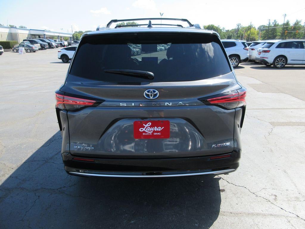 2025 Toyota Sienna Platinum