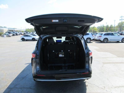 2025 Toyota Sienna Platinum