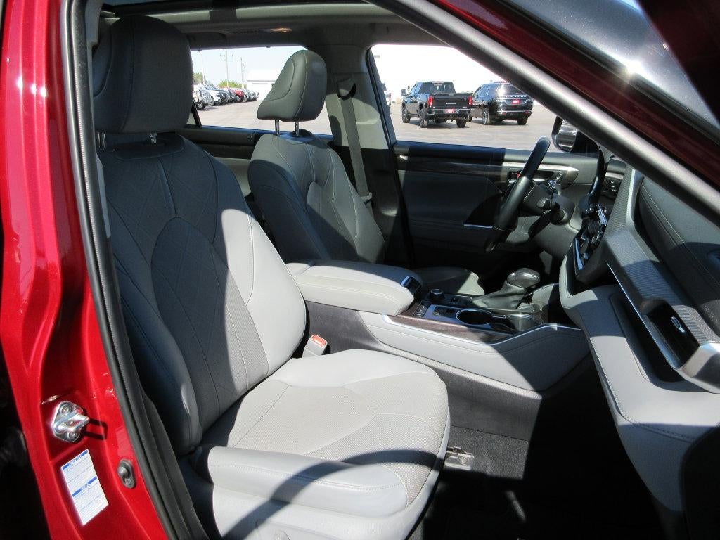 2021 Toyota Highlander Platinum