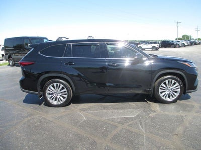 2023 Toyota Highlander L