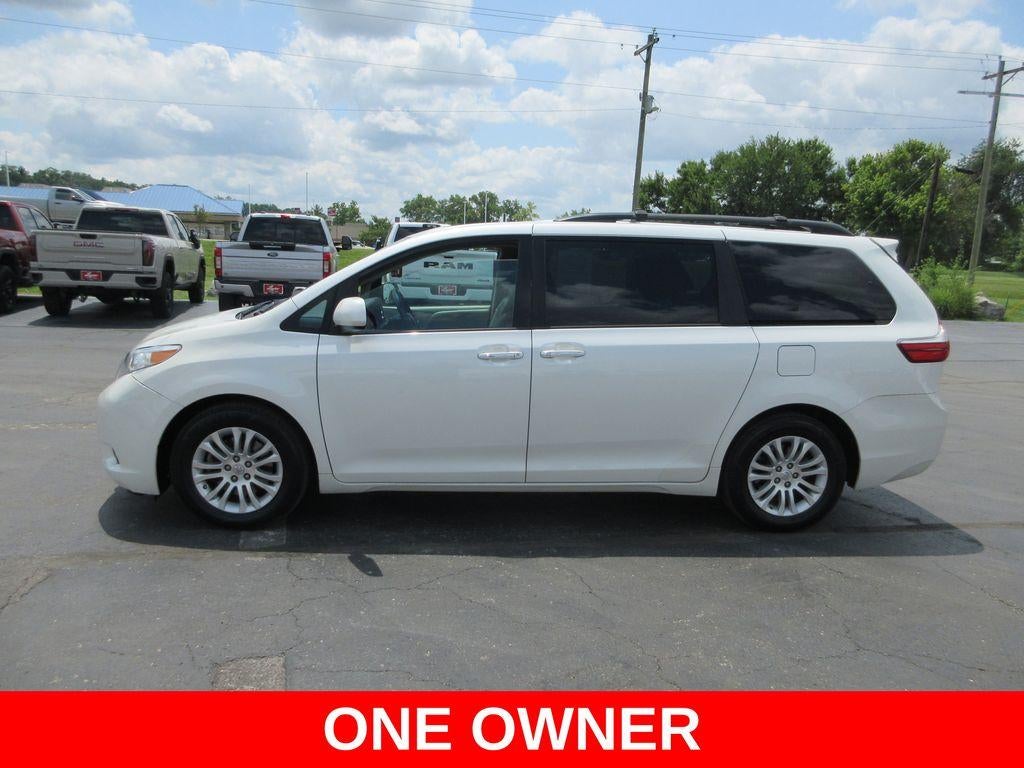 2016 Toyota Sienna XLE