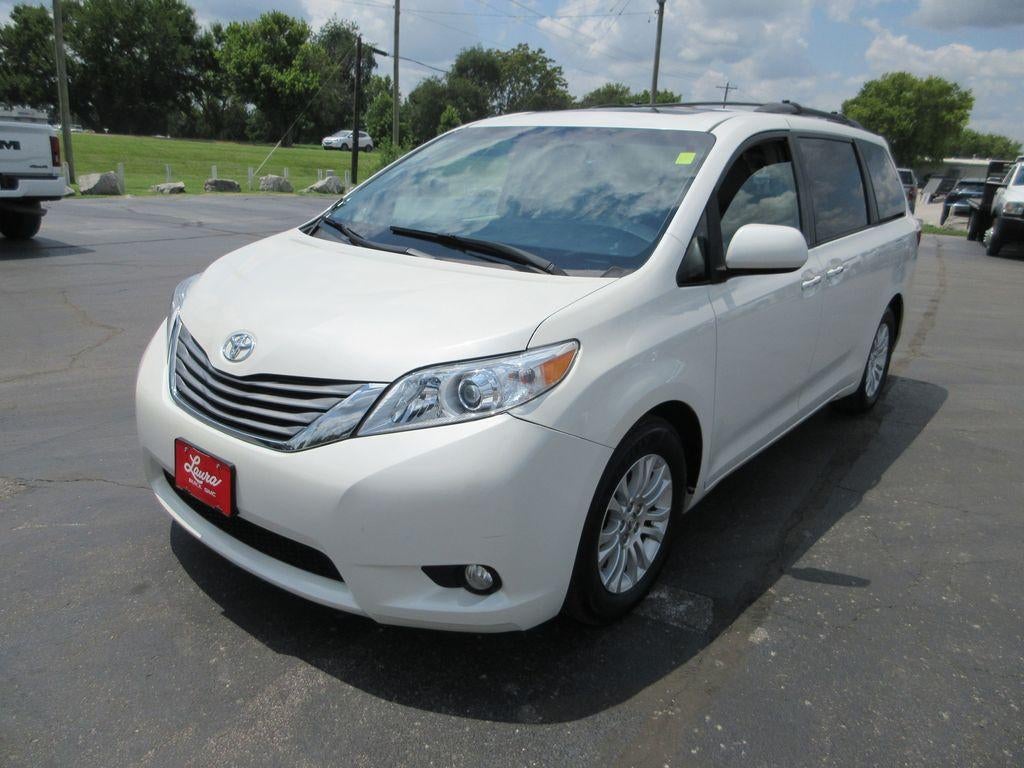 2016 Toyota Sienna XLE