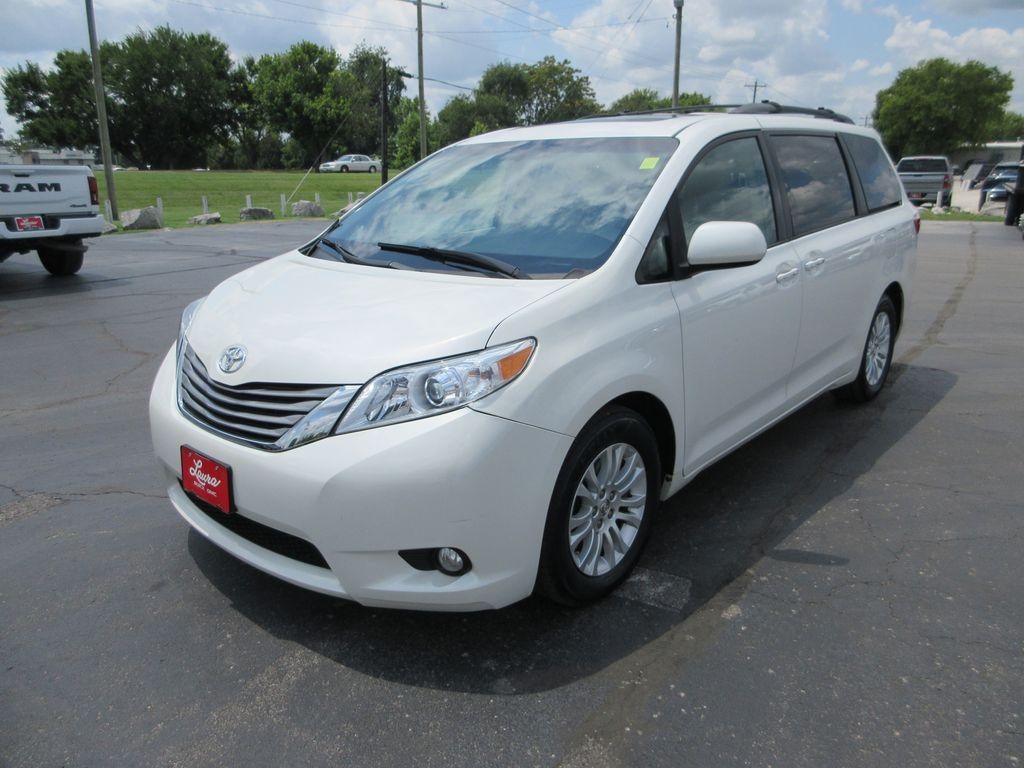 2016 Toyota Sienna XLE