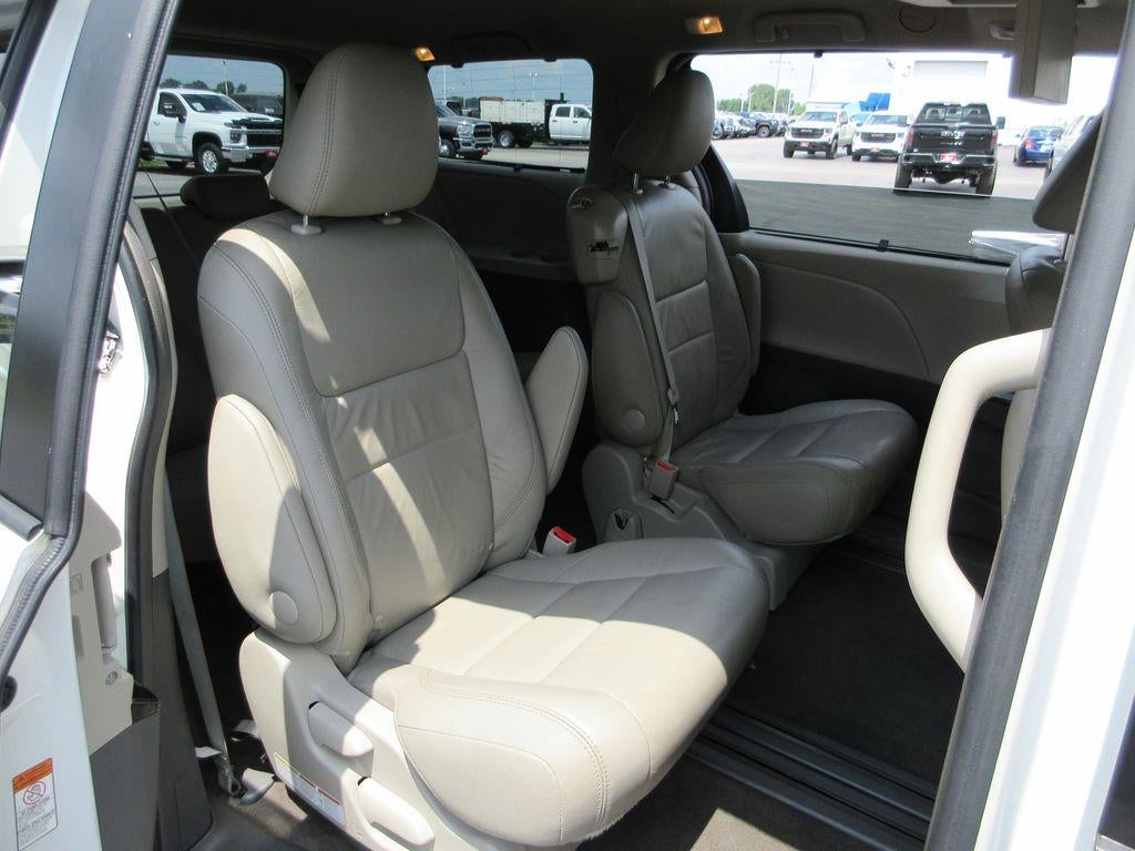 2016 Toyota Sienna XLE