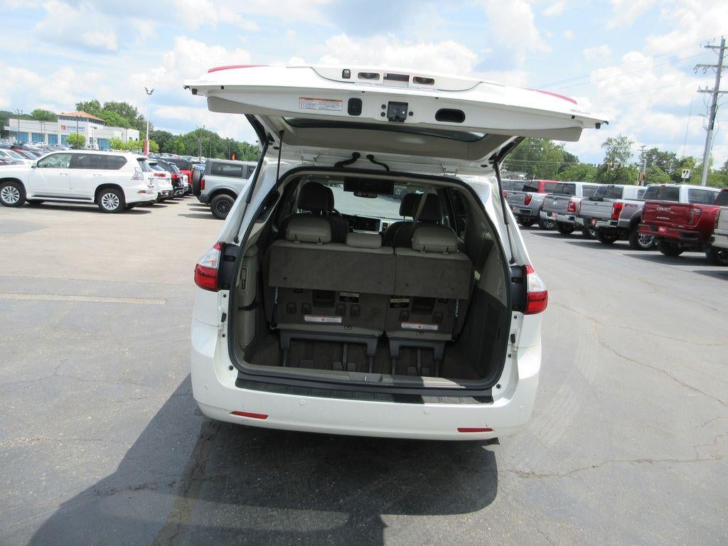 2016 Toyota Sienna XLE