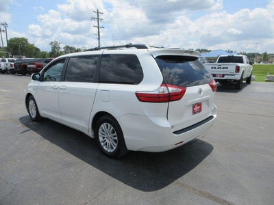 2016 Toyota Sienna XLE