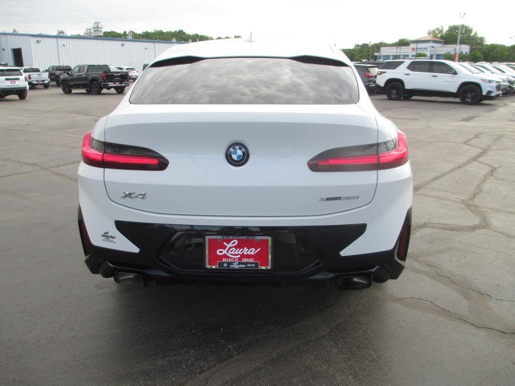 2023 BMW X4 xDrive30i