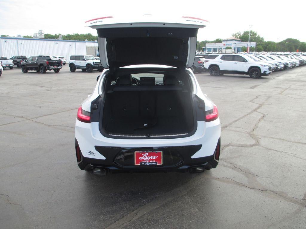 2023 BMW X4 xDrive30i