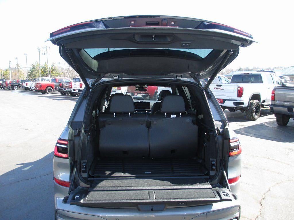 2026 BMW X7 ALPINA XB7