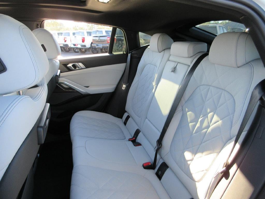 2023 BMW X6 xDrive40i