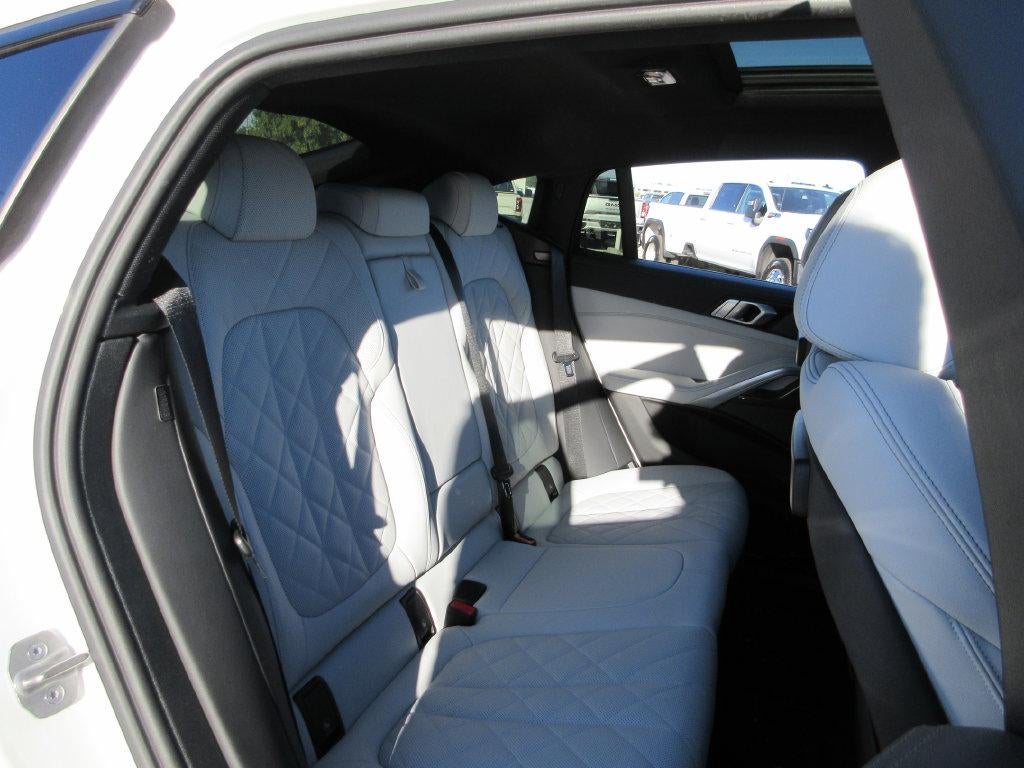 2023 BMW X6 xDrive40i