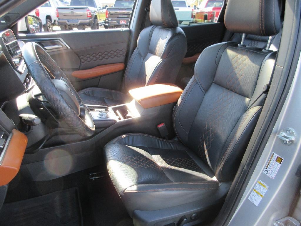 2023 Mitsubishi Outlander SEL