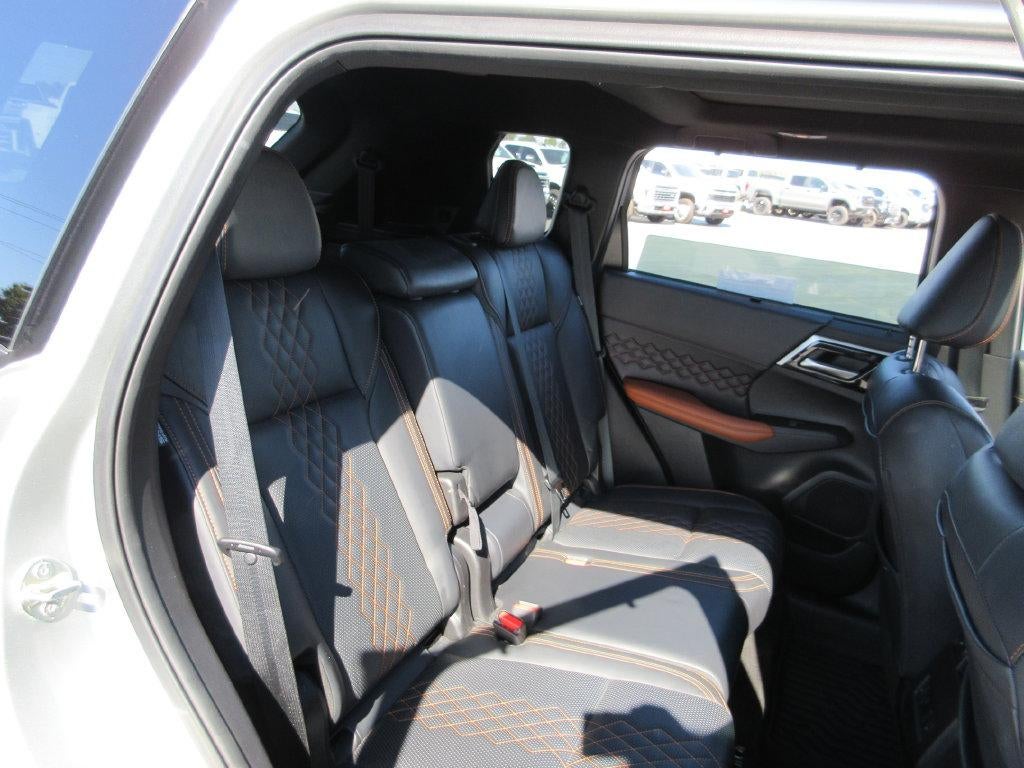 2023 Mitsubishi Outlander SEL